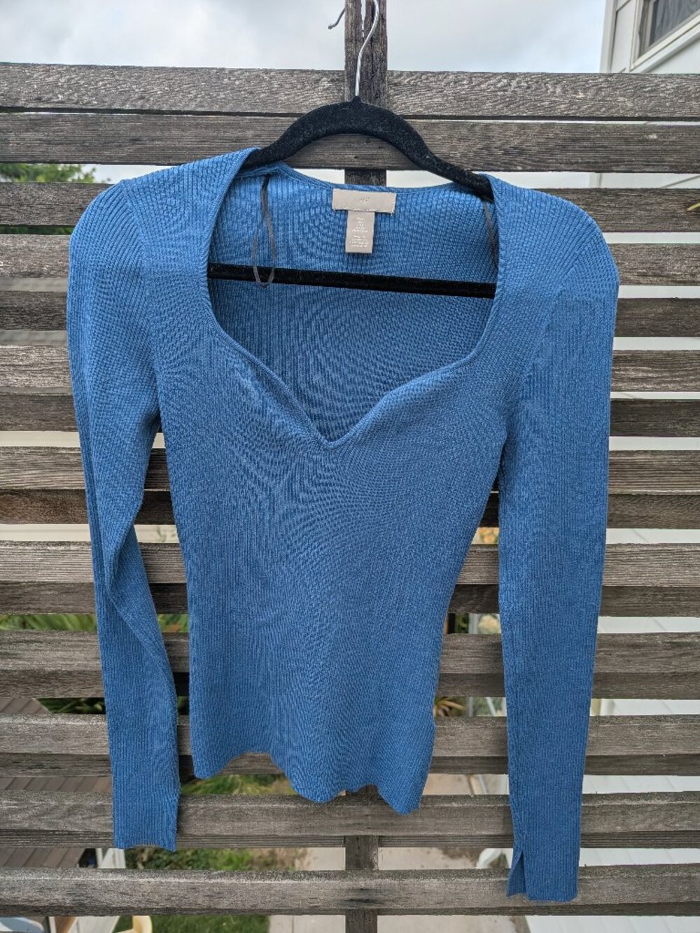 H&M blue ribbed low cut Small